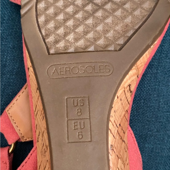 Aerosoles size 8 sandals Salmon Pink sandals. Velcro closure. GUC. 🦩🎀🌺 - Picture 7 of 12